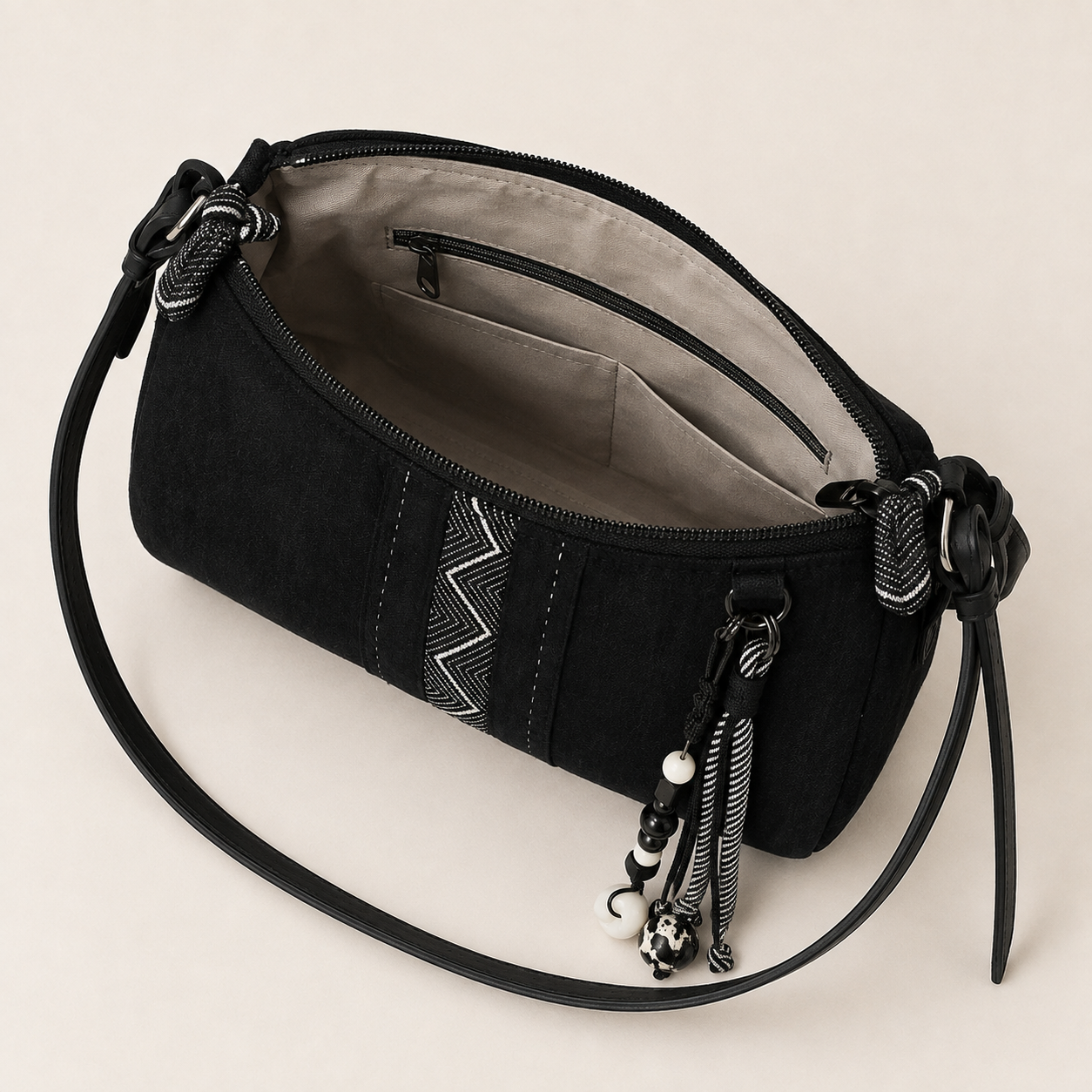 Riverline Barrel Shoulder Bag detail 4