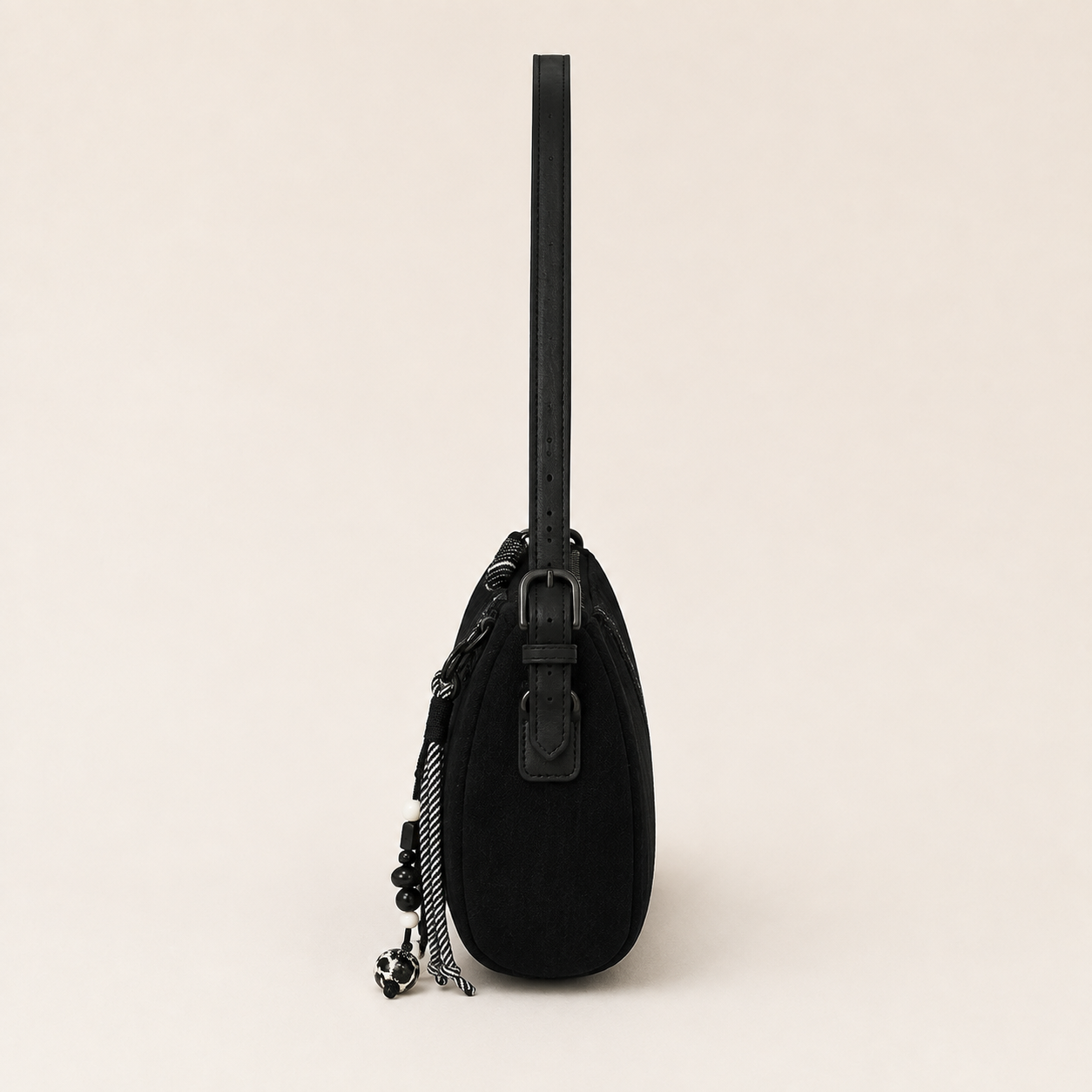 Riverline Barrel Shoulder Bag detail 2