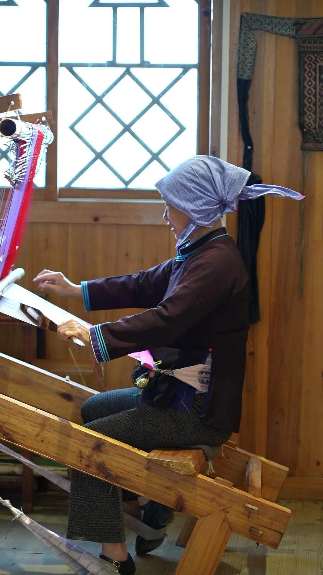 Dong Brocade Artisan Smile